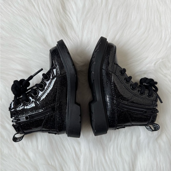 NEW! Ugg Robley Glitter Boots - Picture 3 of 10